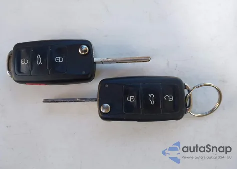 2013 Volkswagen Passat 2.5L Se z USA, uszkodzony, nr VIN 1VWBP7A3XDC079992